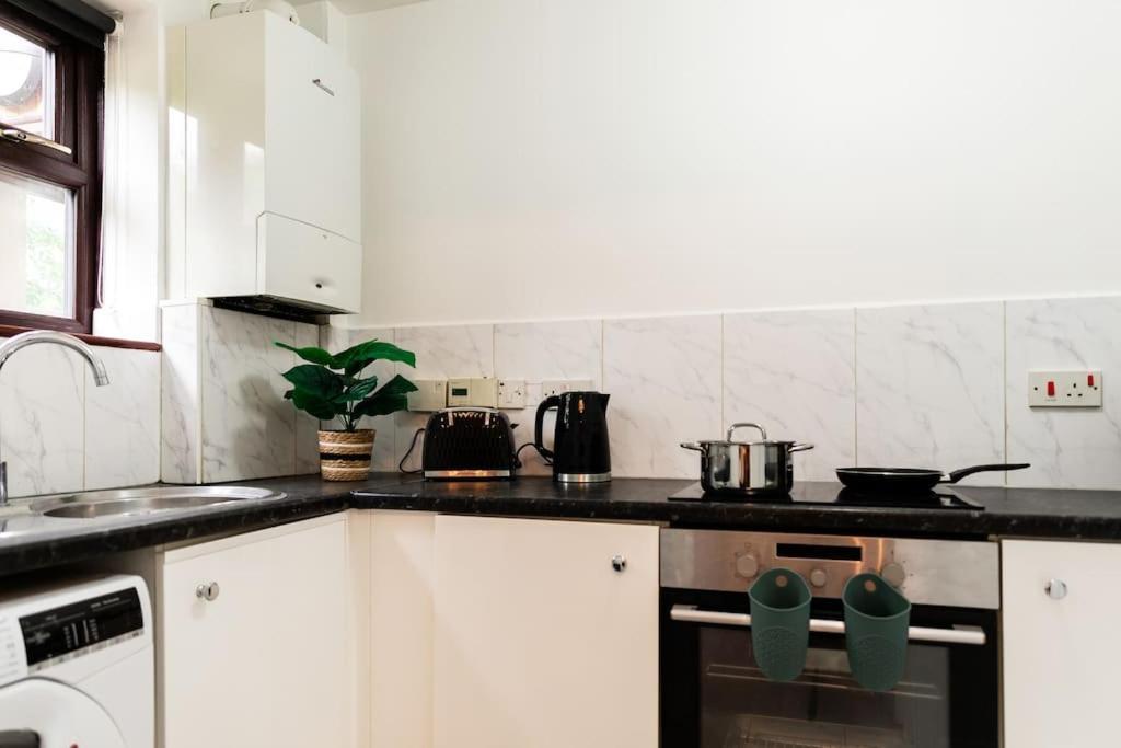 Cosy Decorated Flat In Tonbridge Διαμέρισμα Εξωτερικό φωτογραφία